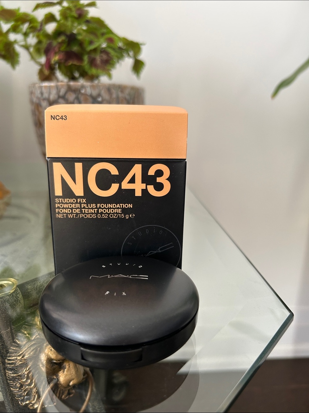 MAC Studio Fix Powder Plus in NC43 - Discontinued Old Formula